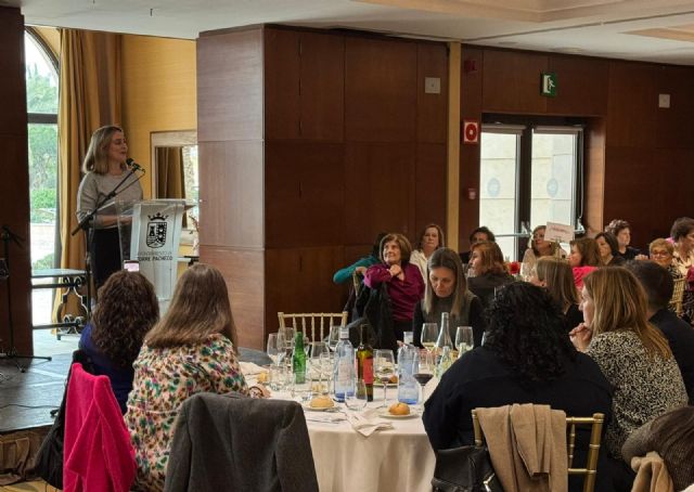 La consejera de Política Social destaca la importancia del tejido asociativo femenino en un acto con cerca de 400 mujeres en Torre Pacheco