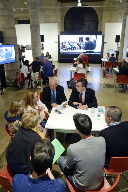 La participación inunda El Almudí