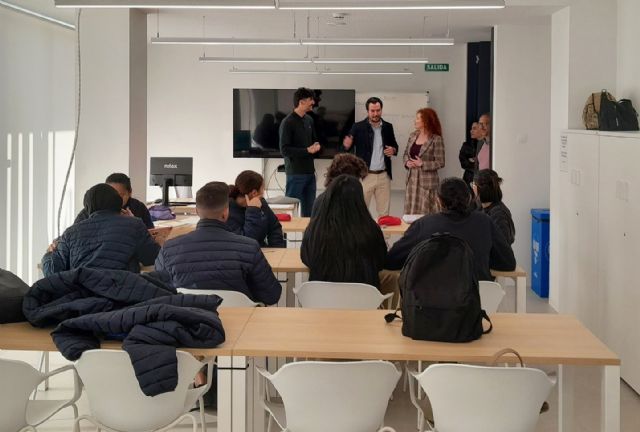 Más de 6.000 personas desempleadas y ocupadas podrán mejorar su cualificación en abril con 406 cursos gratuitos del SEF