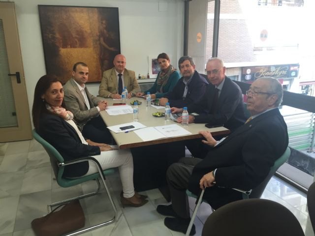 La Comunidad y la Fundación Caja Mediterráneo colaboran para impulsar las actividades en el centro ambiental de Torre Guil