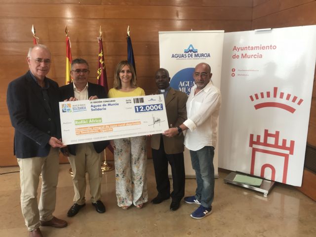 La IX edición del concurso 'Aguas de Murcia solidaria' permitirá la construcción de un colegio con sistema de recolección de agua en el oeste de Uganda