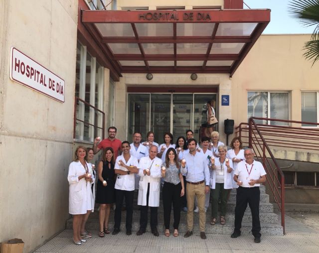 El Hospital de Día de la Arrixaca acoge la campaña 'Si aprietas vences'