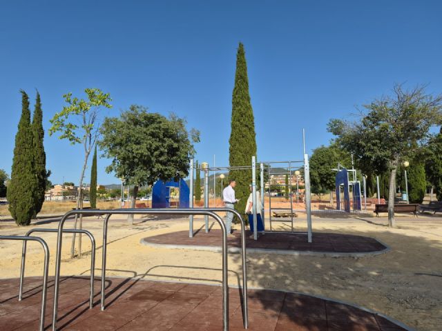 Un renovado Jardín La Paloma en el Palmar ofrece una nueva pista deportiva y zona de ejercicio para todas las edades