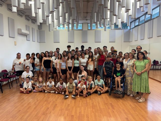 Medio centenar de menores de entre 5 y 16 años participan en la Escuela de Verano de Santiago y Zaraiche