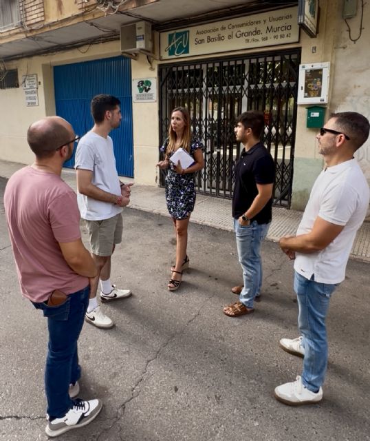 Ballesta desahucia a las asociaciones del barrio de San Basilio del local en el que llevan ubicadas 25 años