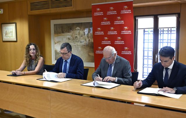 El Ayuntamiento de Murcia y la Fundación CajaMurcia impulsan la inclusión digital de mayores y mujeres con dos convenios de colaboración