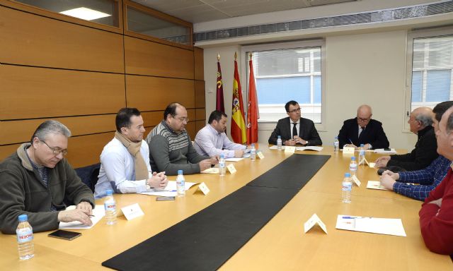 José Ballesta defiende que los taxistas murcianos tienen 'los mismos derechos' que los de otras ciudades con aeropuerto