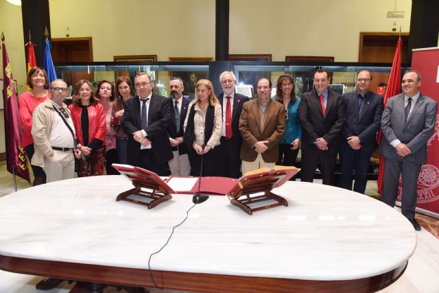 La Universidad de Murcia celebró la toma de posesión de ocho nuevos catedráticos y profesores titulares