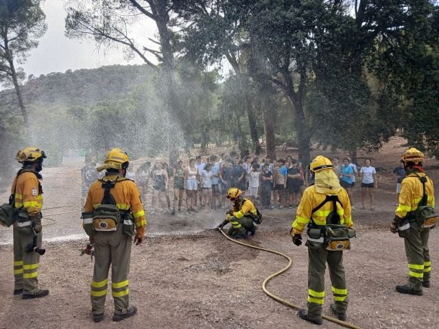 Sierra Espuña se convierte en verano en una gran aula al aire libre donde 165 jóvenes aprenden sobre la biodiversidad de la Región