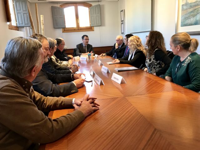 Acuerdo entre las familias de Beniaján desalojadas por grietas en sus edificios y Emuasa para el pago de las indemnizaciones