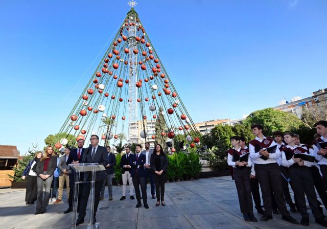 La gala de inauguración del Gran Árbol de Navidad se podrá seguir por las redes del Ayuntamiento y la televisión autonómica