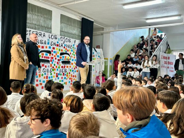 El Plan Foresta dota de nuevo arbolado al colegio Isabel Bellvís de Corvera