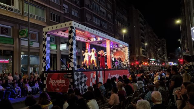 IU-Verdes Murcia denuncia la publicidad de casas de apuesta en el desfile del Testamento del Entierro de la Sardina