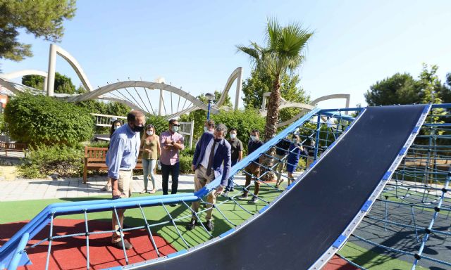 Torreagüera estrena el jardín de Montegrande, con 20.000 m2 y un merendero rodeado de más de 200 árboles