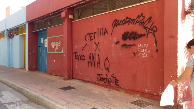 El PSOE exige a Ballesta respuestas sobre por qué no se han conseguido los fondos europeos para la regeneración de La Paz y de El Carmen