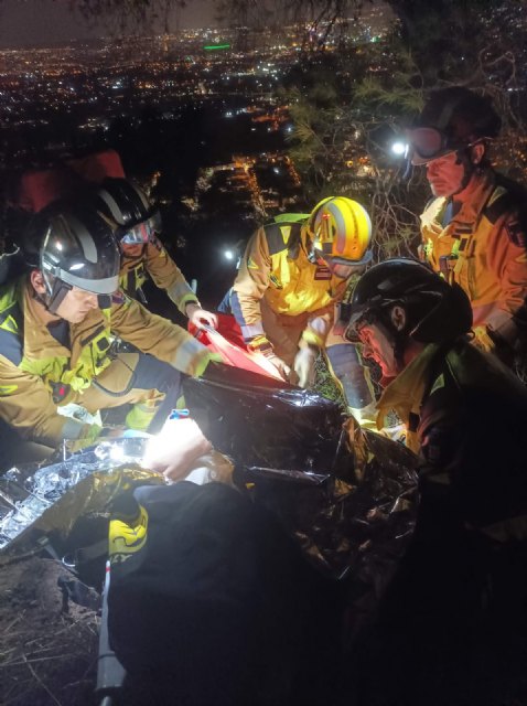 Herido un joven de 16 años al caer mientras practicaba escalada cerca del Arco del Castillo de Los Garres