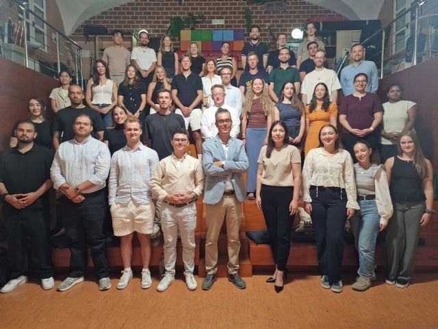 Estudiantes alemanes de FOM University culminan en la UCAM su formación en liderazgo y comunicación