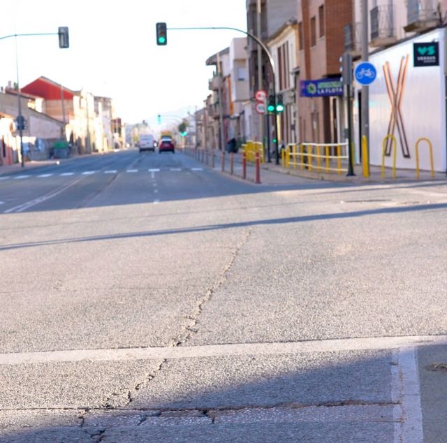 El PSOE reclama una actuación urgente en la carretera de Alcantarilla ante el deterioro del firme y el mal estado de la se&ntilde;alización