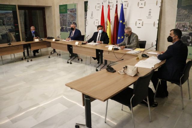 Finalizan las obras de construcción de dos naves polivalentes en el complejo de MercaMurcia