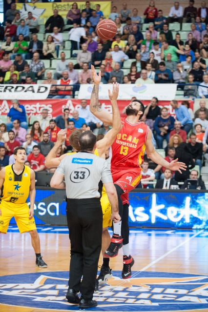 El UCAM Murcia domina, sufre y derrota al Iberostar Tenerife