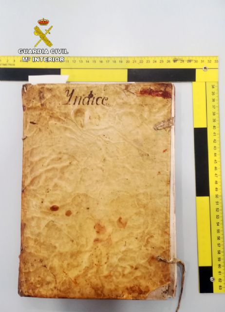 La Guardia Civil recupera un pectoral con diamantes de la Virgen de la Fuensanta