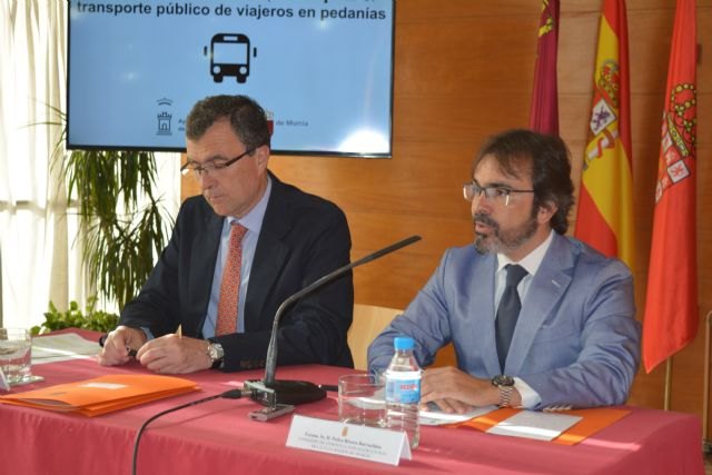 Fomento y el Ayuntamiento de Murcia firman un convenio para mejorar el transporte público