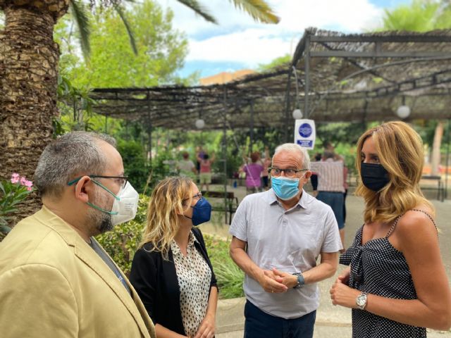 Los usuarios de los centros de mayores municipales, ciudadanos de segunda