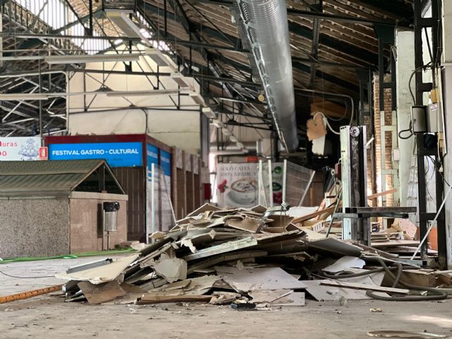 El Grupo Socialista solicita el plan de trabajo alternativo para la retirada de fibrocemento en el mercado de Verónicas