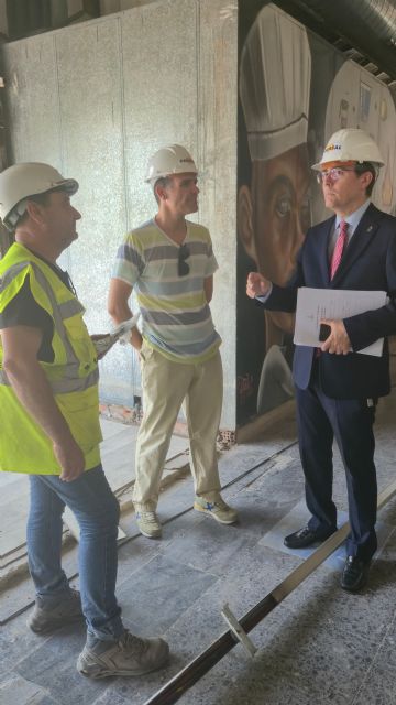 La rehabilitación de Verónicas avanza con la instalación de los primeros arcos de la planta superior