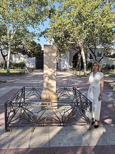 VOX: 'El monumento a la Guardia Civil abandonado por el PP'
