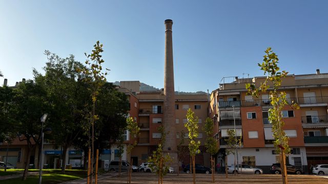 El Ayuntamiento culmina la recuperación de la histórica chimenea de Algezares, símbolo del patrimonio industrial