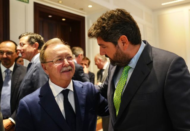 López Miras: 'El presidente Vivas está supliendo en Ceuta la ausencia del Gobierno de Espa&ntilde;a'