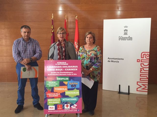 Mercadillo solidario, zumba, desfiles y actuaciones en la Iª Jornada Solidaria Cruz Roja-El Carmen