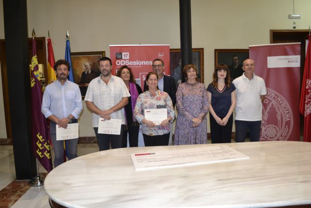 La UMU entrega el 'I Premio a la mejor tesis doctoral en materia de Igualdad de Género' a Sara Sánchez Peñas