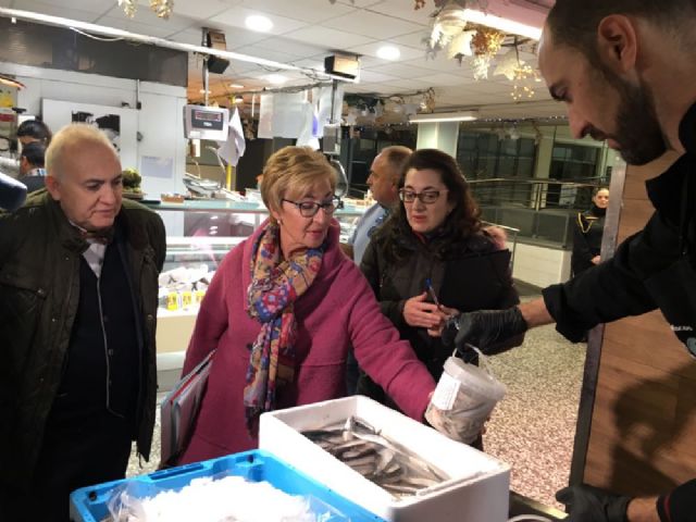 Se refuerzan los controles sanitarios de cara a la campaña de venta de productos navideños en Plazas, Mercados y grandes superficies