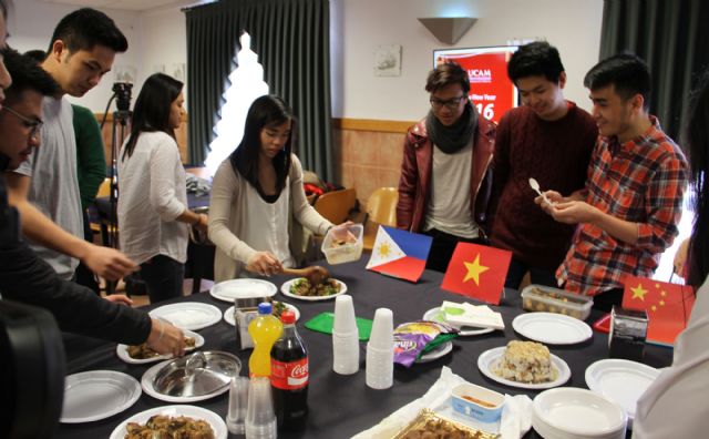 Unos 40 estudiantes asiáticos celebran en la UCAM el Nuevo Chino