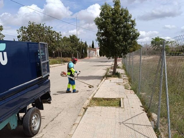 El Ayuntamiento de Murcia activa un ambicioso plan de desbroce en barrios y pedanías