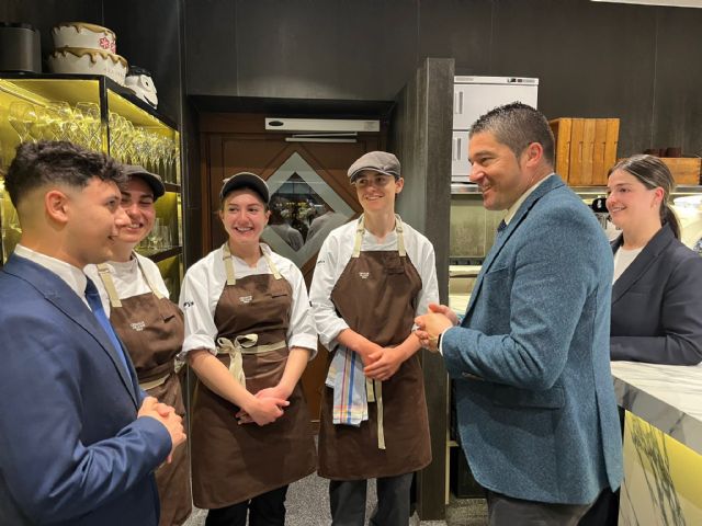 Cuatro alumnos de la Escuela de Hostelería y Turismo de La Flota realizan prácticas en un restaurante de Cantabria con tres Estrellas Michelin