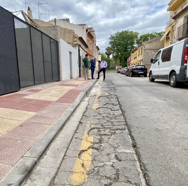 Cientos de carreteras de los barrios y pedanías murcianas están en mal estado, con socavones y baches, por la inacción de Mario Gómez