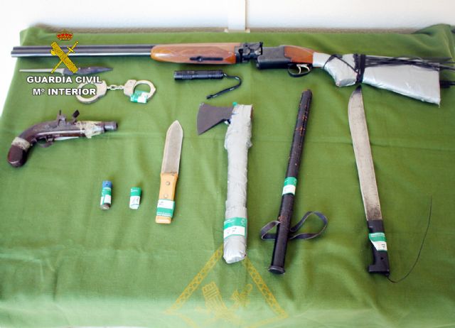 La Guardia Civil destapa una plantación de marihuana después de que una mujer huyera de una finca donde estaba siendo víctima de violencia de género