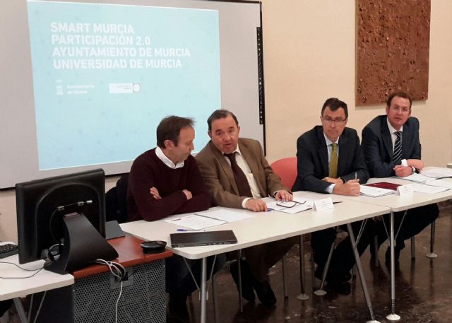 Reunión de la UMU y el Ayuntamiento de Murcia para el desarrollo de un proyecto tecnológico de participación ciudadana
