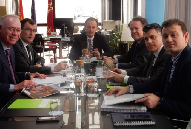 Comunidad, Ministerio y Ayuntamiento acuerdan actuar de forma conjunta en el Castillo de Monteagudo y su entorno