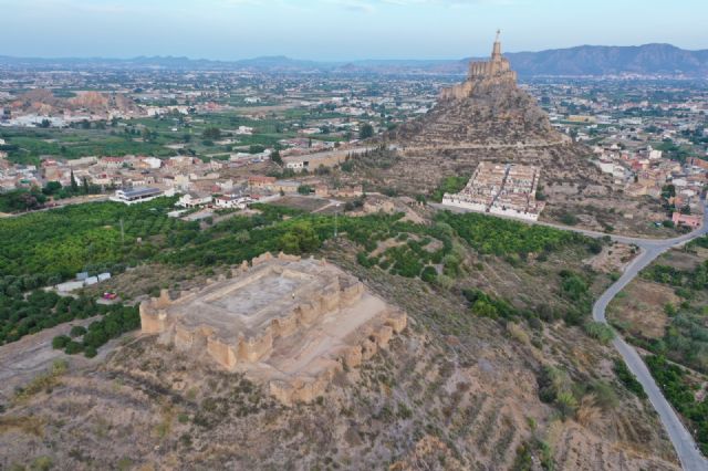 El Equipo de Arqueólogos de las ´Fortalezas del Rey Lobo´ acercan a los ciudadanos los trabajos de investigación en un ciclo de conferencias