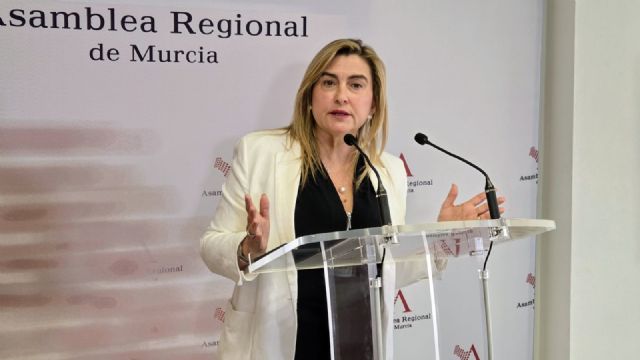 Carmina Fernández: 'López Miras es el primero en apuntarse a la fiesta, pero falla en lo más importante: en proteger a la gente'