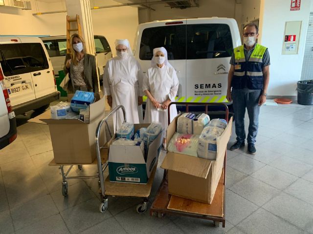 Las Hermanitas de los Pobres reciben una donación de 500 pañales