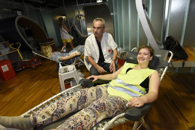 Más de 250 personas acuden a la UMU a donar sangre para contribuir al reto del Día de las Universidades Saludables