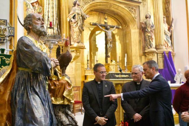 La imagen de San Pedro Apóstol vuelve a su iglesia tras pasar por el Centro de Restauración
