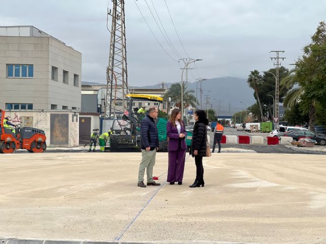 Los trabajos de construcción de la rotonda del Polígono Industrial Oeste entran en la fase final