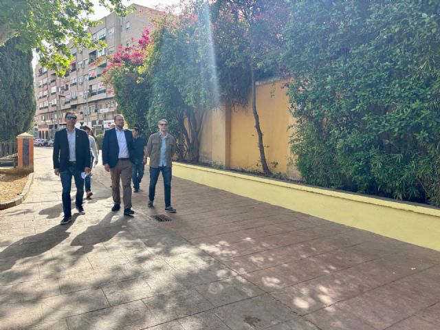 Murcia refuerza la vigilancia y limpieza de pintadas vandálicas en las zonas verdes del municipio