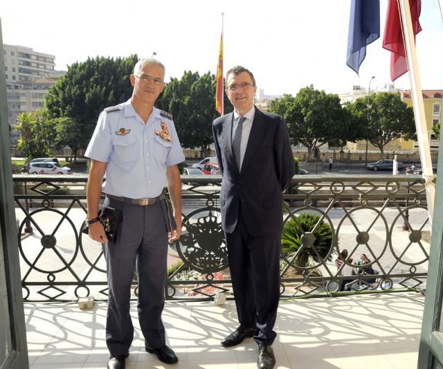 El Ayuntamiento y la AGA convocan a los murcianos a participar en una multitudinaria Jura Civil de Bandera